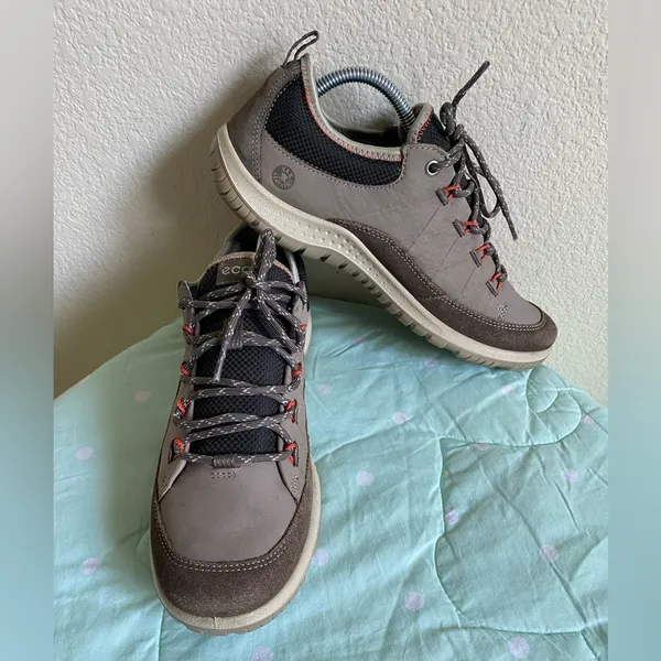 ECCO Women’s Shoes size 38 fits 7 / 7.5 - Image 2
