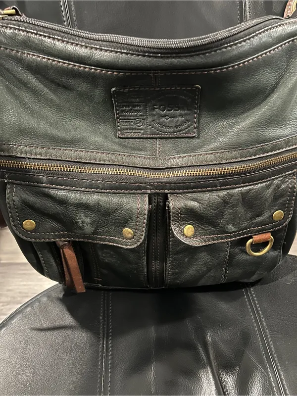 Fossil Dark black Leather Satchel with Brass Zipper Detail - Image 3