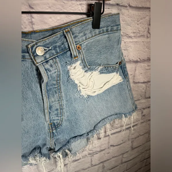 Women’s size 28 distressed ripped‎ denim Levi’s 501 Jean Shorts - Image 3