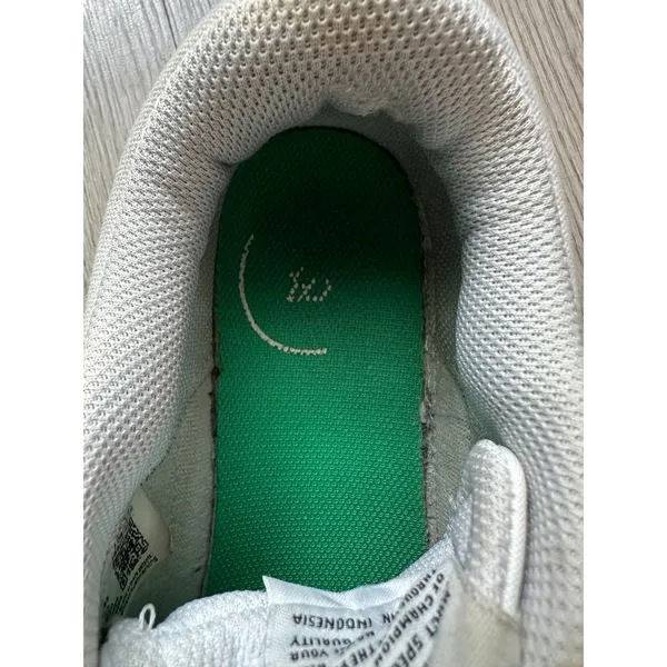 Nike Low Rise White Sneakers Women's Sz 8 - Image 6