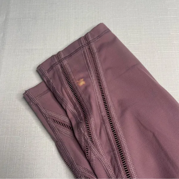 Victorias Secret Sport Knockout Mauve Leggings w Sheer Mesh Side Panels (Large) - Image 2