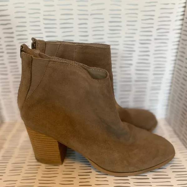 Urban Outfitters Women‎ Taupe Suede Block Heel Ankle Boots Size 9 Back Zip Boho - Image 4