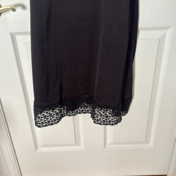 Elegant Black Lace Trim Slip Dress/sleep dress size large - Image 3