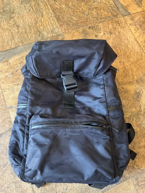 Athleta Venture Utility Backpack Black Camo Laptop Pocket Gym Work waterproof - Image 2