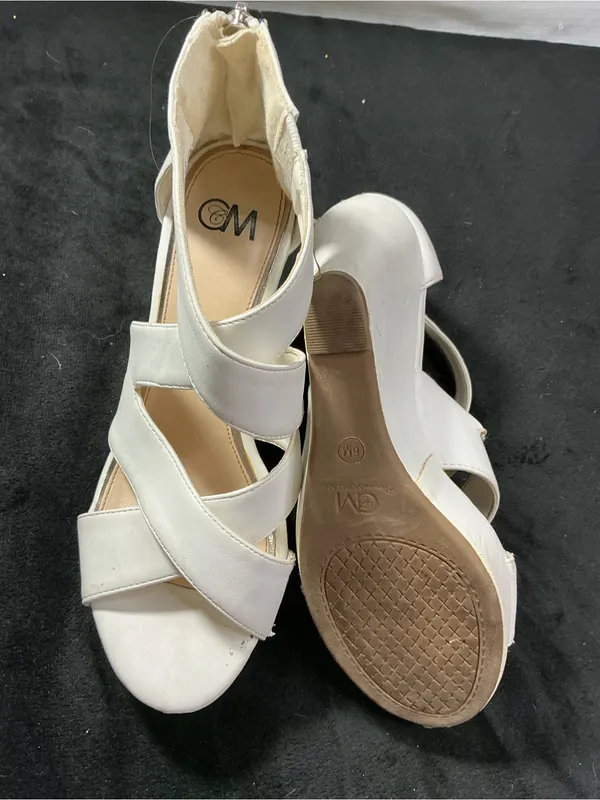 Women's size 6 White Strappy Wedge Sandals - Image 4