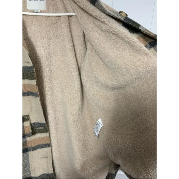 American Eagle Plaid Shacket Faux Fur Sherpa Lined Button Down Medium Jacket - Image 9