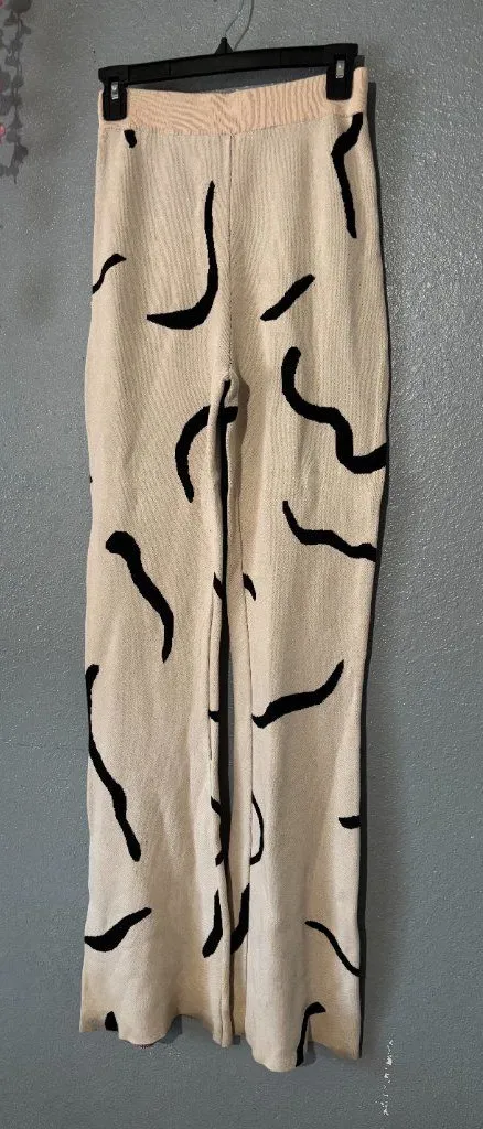 White Fox Beige & Black Knit Two-Piece Set • Size Small - Image 2