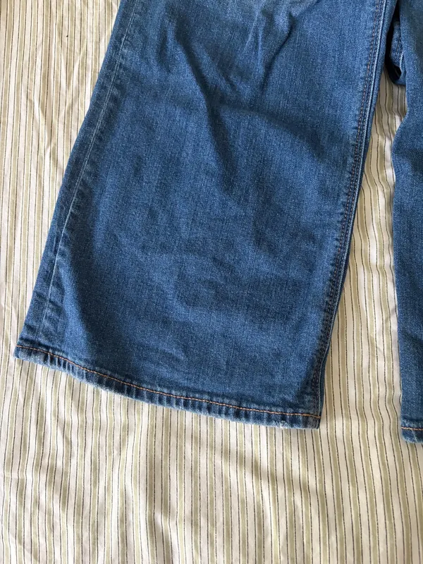 American Eagle Jeans - Image 3