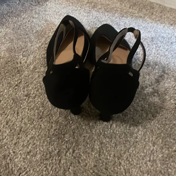 Shein faux suede kitten heels black size 7 - Image 5