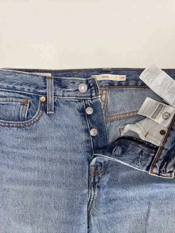 Levi's Premium Wedgie Fit Ankle Jeans - 27 - Light Wash - Image 2