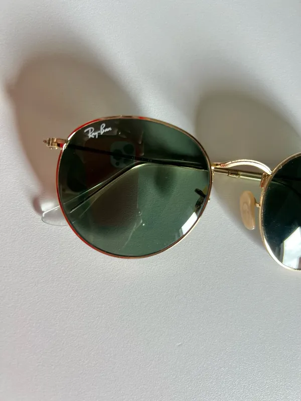 Ray-Ban Round Metal Sunglasses—Gold/Green Lenses - Image 3