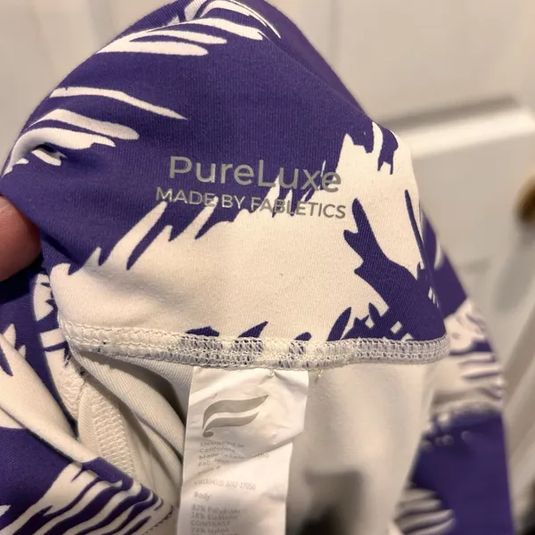 Fabletics‎ PureLuxe High Waisted Palm Leaf Print 7/8 Leggings Purple White L - Image 6