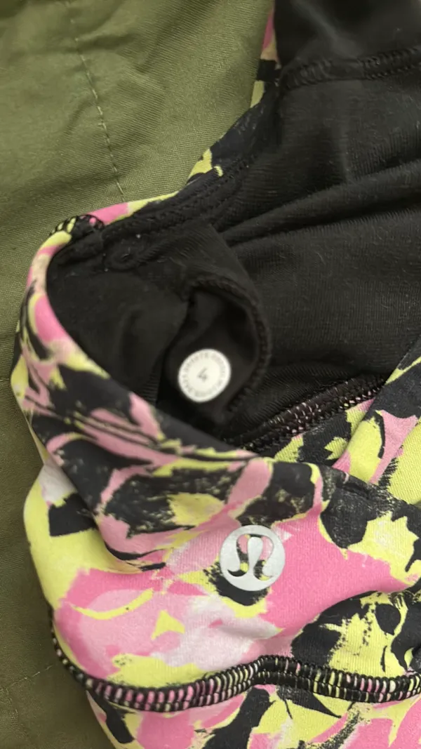 Lululemon Criss-Cross Sports Bra Multicolored - Size 4 - Image 4