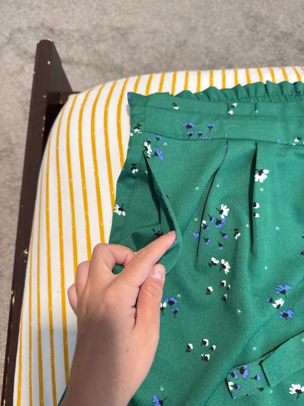 Floral Short Pants Green Size XL - Image 3