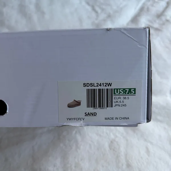 Dream Paris Fuzzy Slip-On Sand Size 7.5 NEW IN BOX - Image 3