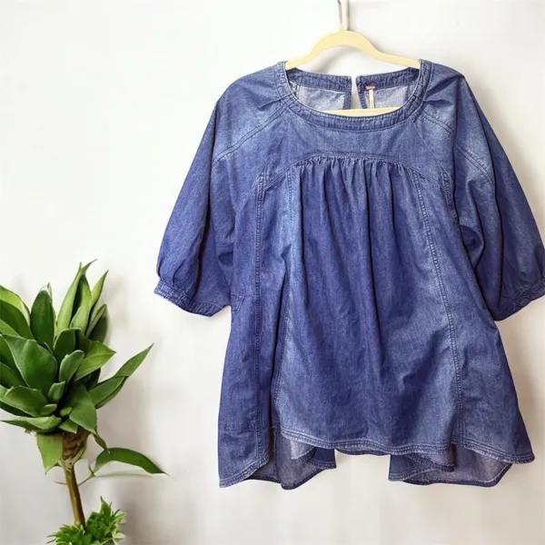 Free People Memories of You Chambray Top in the color Blue Ribbon Oversized XS - Image 5