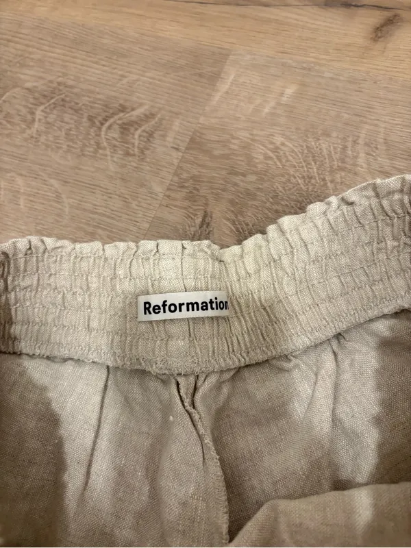 Reformation Cream Lightweight Shorts - Image 3