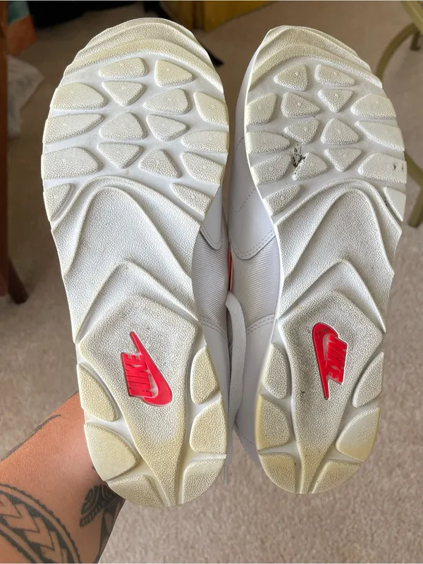 Nike Outburst Womens White Solar Red Running Walking Shoes Sneakers Size 8.5 - Image 4