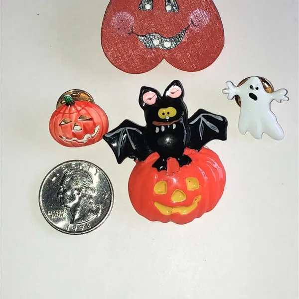 Halloween Costume Accessories Set - Black Bat & Orange Pumpkin Pins - Image 3