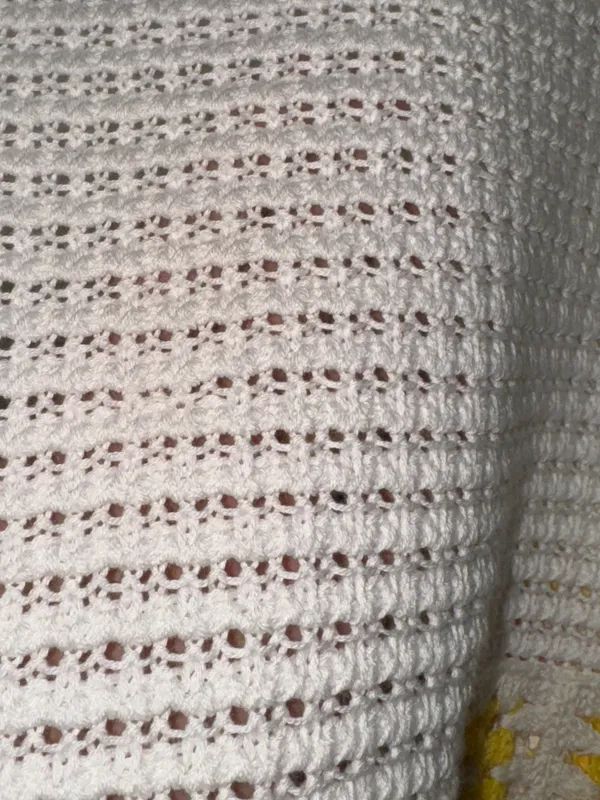 Sincerely Jules Ivory Crochet Floral Cropped Boxy Sweater Size L - Image 5