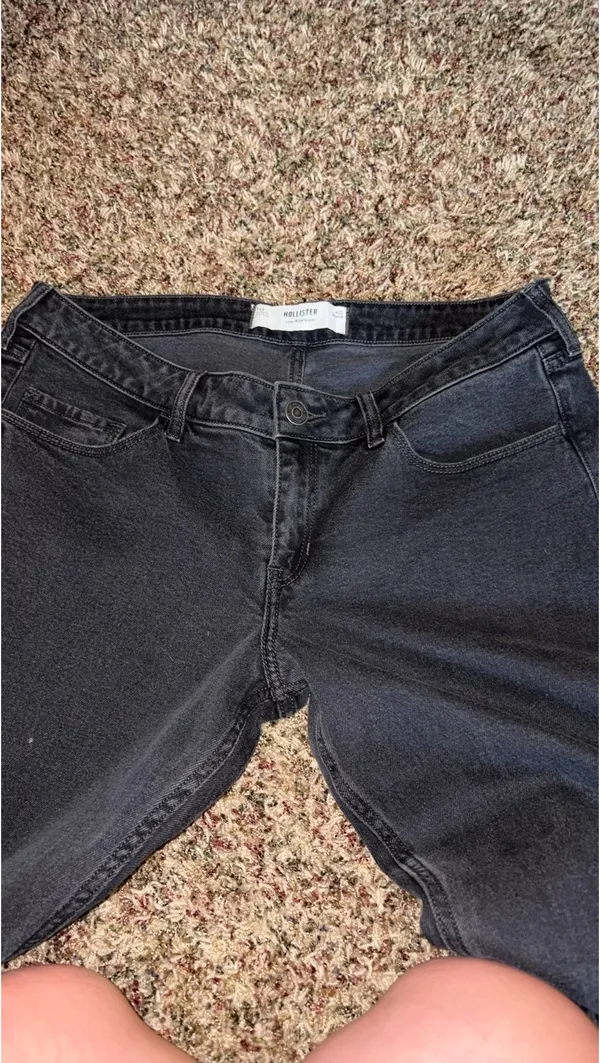Hollister Low-Rise Bootcut Jeans - Image 6