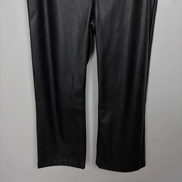 Old Navy Faux‎ Leather Wide Leg Pants Black High Waisted Going Out Edgy Size 10 - Image 4
