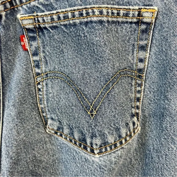 Levi’s Y2K Relaxed Fit Tapered 550 Jeans - Image 12