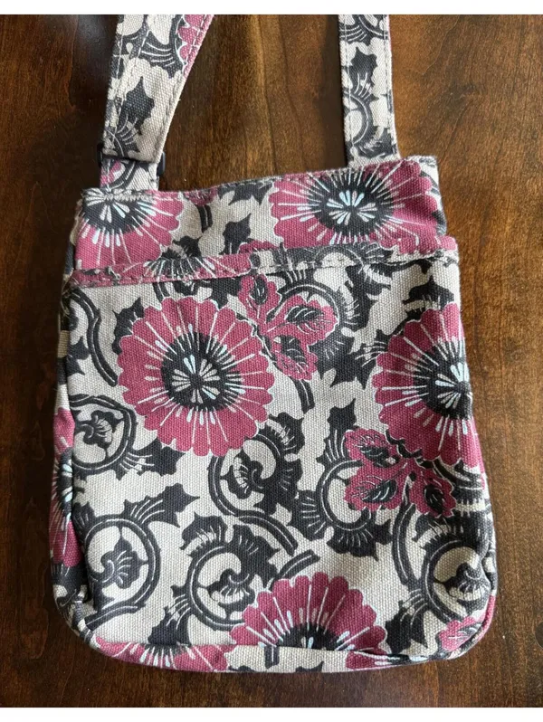 KAVU Floral Crossbody Sling Bag with Front Pocket - Image 7