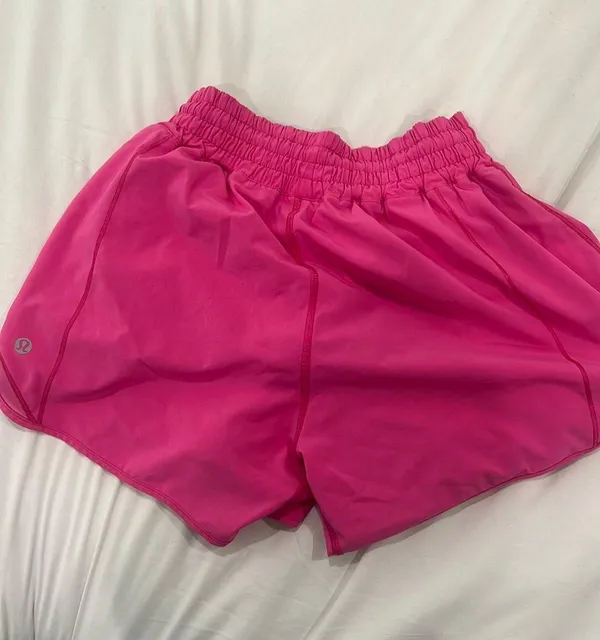 Lululemon pink high rise Hotty Hot size 6 shorts - Image 2