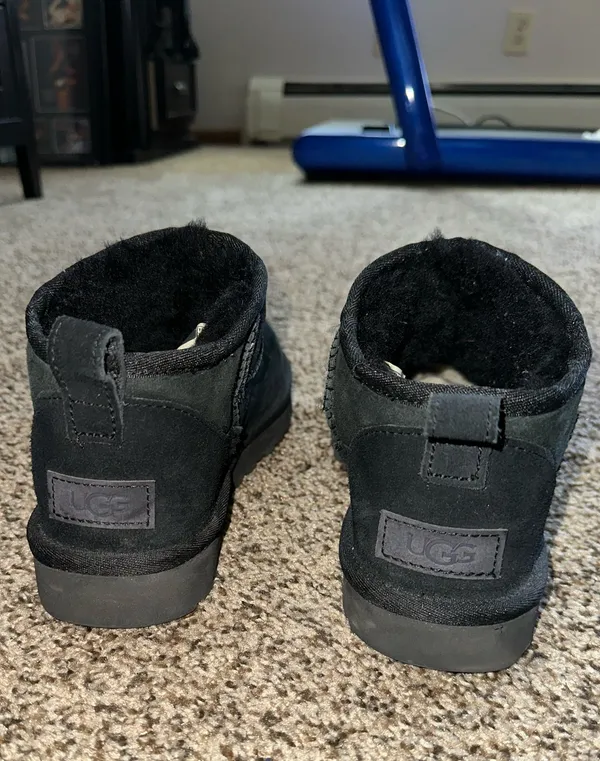 UGG Boots Ultra Mini Classic Black - Image 2