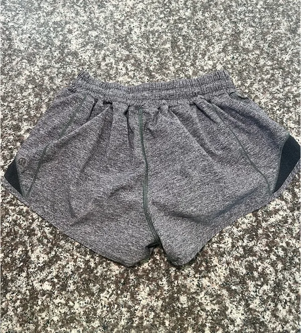 Lululemon Hotty Shorts 2.5" - Image 3