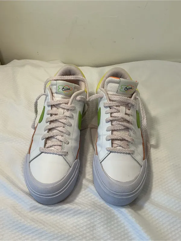 Nike White Low-Top Sneakers with Orange Tongue and Subtle Pink Lining - Image 3