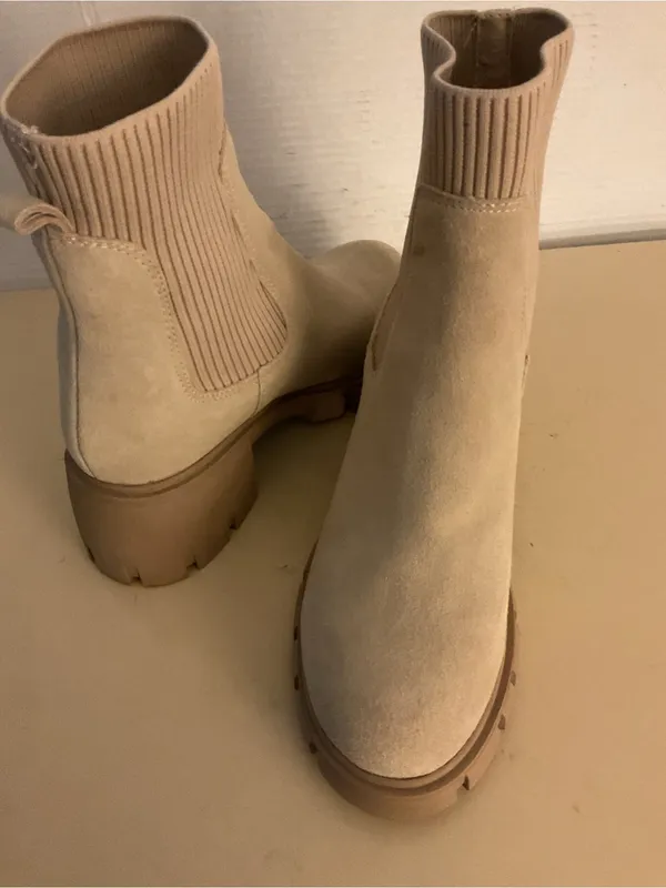 Steve Madden women Beige Suede Sock Chelsea Platform Boots US 7.5 - Image 5