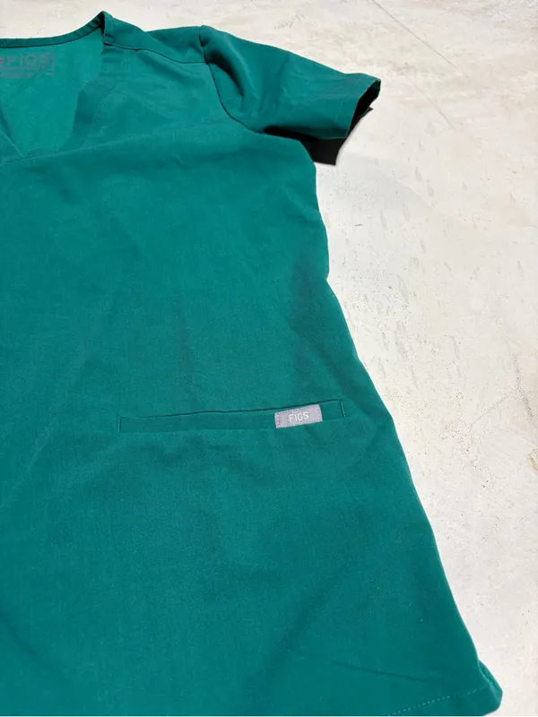 FIGS Women's green V-Neck Scrub Top small - Image 5