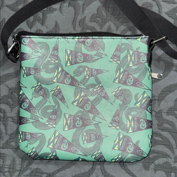 Loungefly Harry Potter Slytherin crossbody bag adjustable strap great condition - Image 3