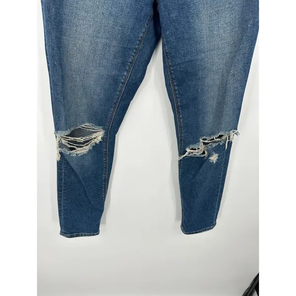 American Eagle Women Medium‎ Wash Distressed Mom Jean Stretch Denim Blue Size 2 - Image 3
