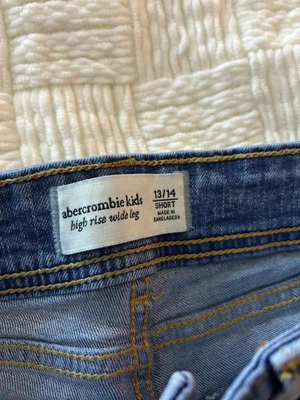 Abercrombie Jeans - Image 2