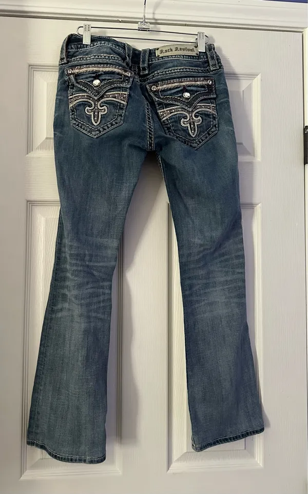 Rock Revival Celine style Bootcut Jeans are a size 28. - Image 4