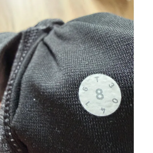 Lululemon Heathered Gray Leggings Size 8 - Image 2