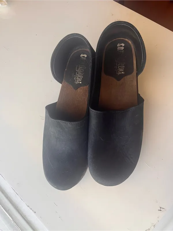 Black Slip-On Mules with Wood-Effect Footbed - Image 3