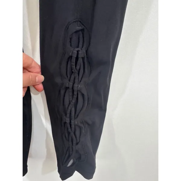 Lululemon Black High Rise Macrame Lattice Leggings Size‎ 8 Yoga Workout Pants - Image 4