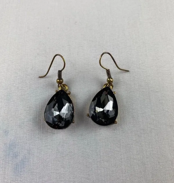 Black Earrings - Image 3