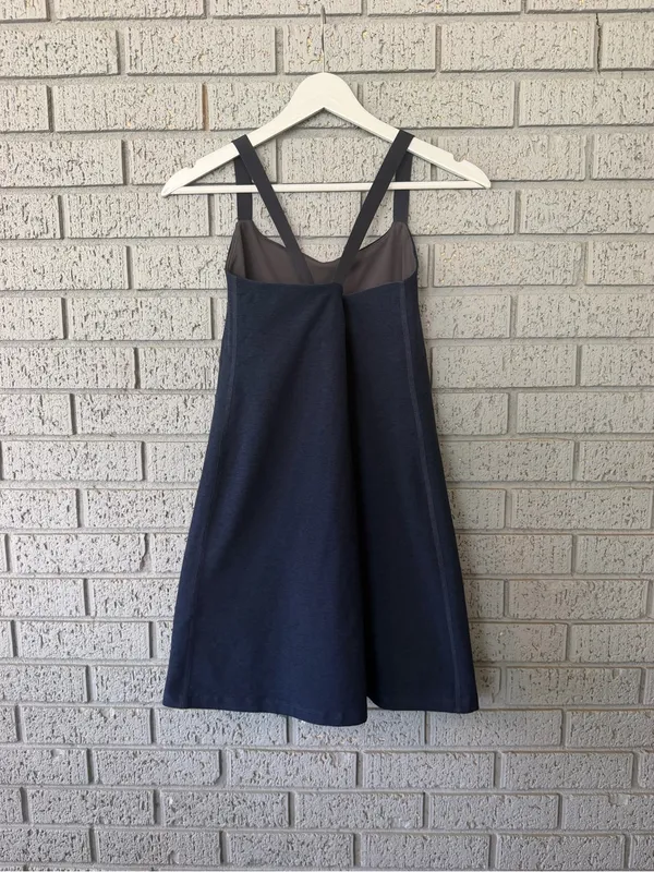 Beyond Yoga Spacedye Move It Dress Navy Blue Crisscross Back Size Small - Image 4