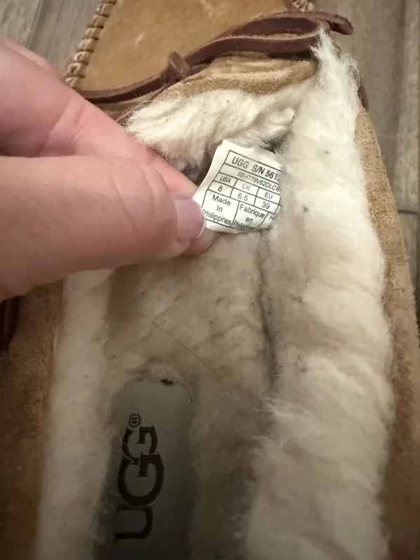 UGG Slippers  - Image 4