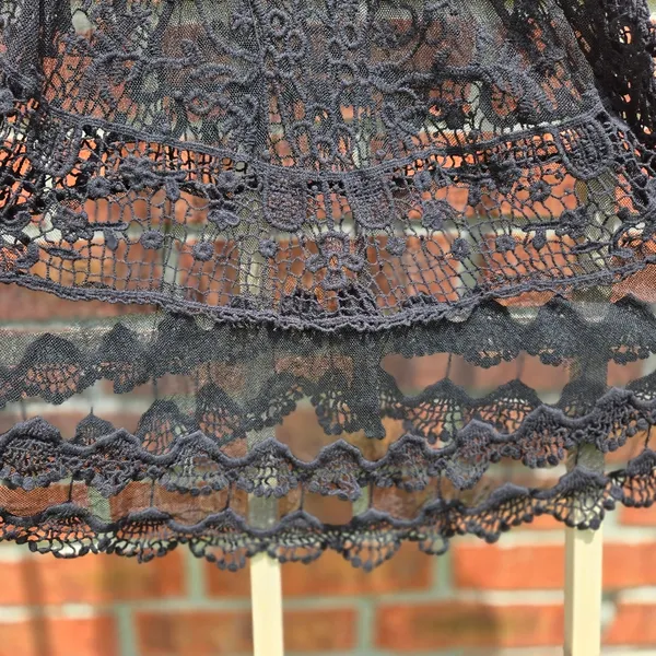 Elegant Black Lace Women's Top M - Image 4