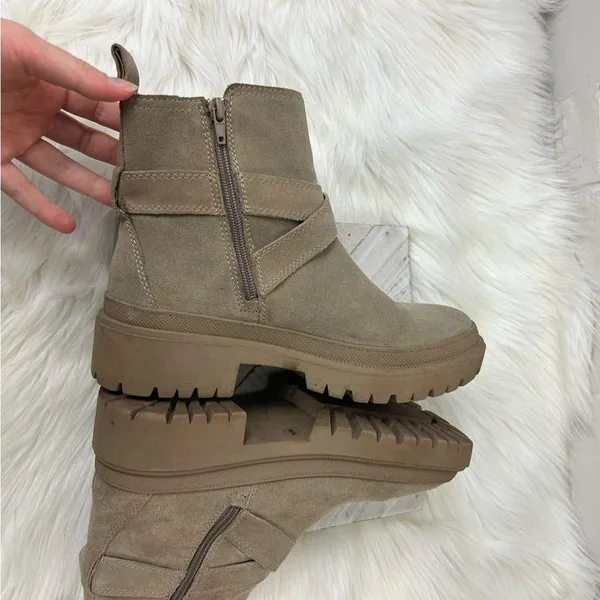 Lucky Brand Elyton Tan Suede Chunky Lug Sole Boots Size 9 - Image 7