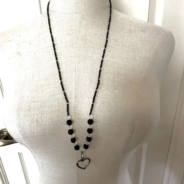 Silver tone and black beaded heart pendant necklace - Image 3