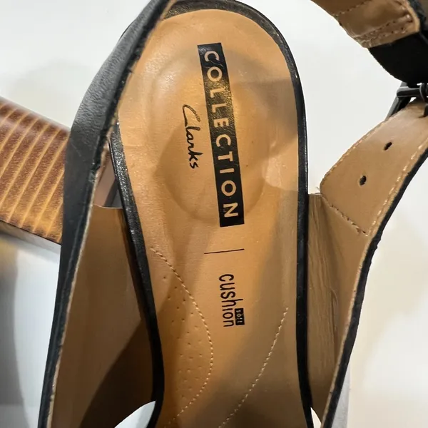 Clarks deva janie black leather Heeled sandals size 11 - Image 3