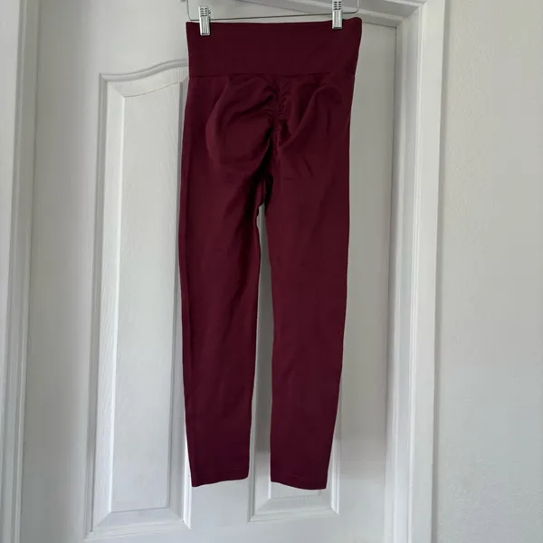 Halara Burgundy Wine Red Seamless Leggings 7/8 High Waisted Smooth S - Image 4