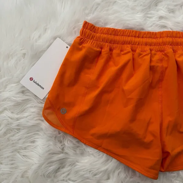 Lululemon Hotty Hot Low Rise Lined Short 2.5" Lit Orange Size 8 - Image 7